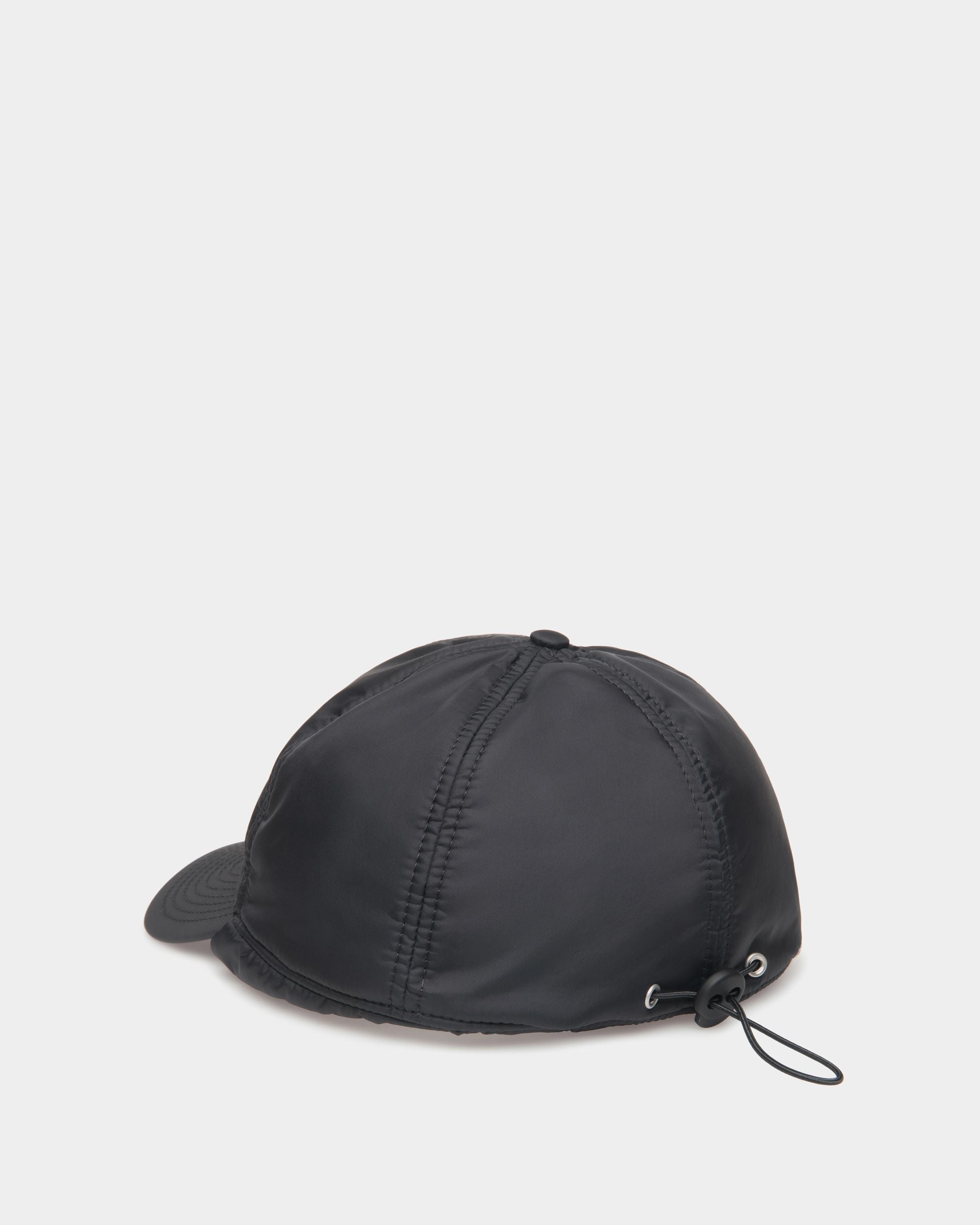 Chapeau Aviateur De La Capsule D’hiver En Nylon Recyclé Noir Orné De Fleurs Des Alpes - Homme - Bally - 02