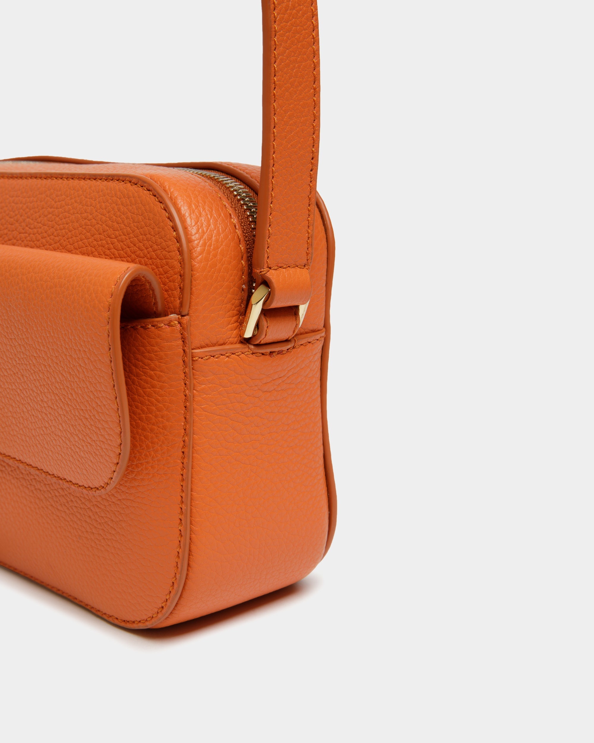 Petit Sac À Bandoulière Lock Me En Cuir Grainé Koi Orange - Femme - Bally - 04