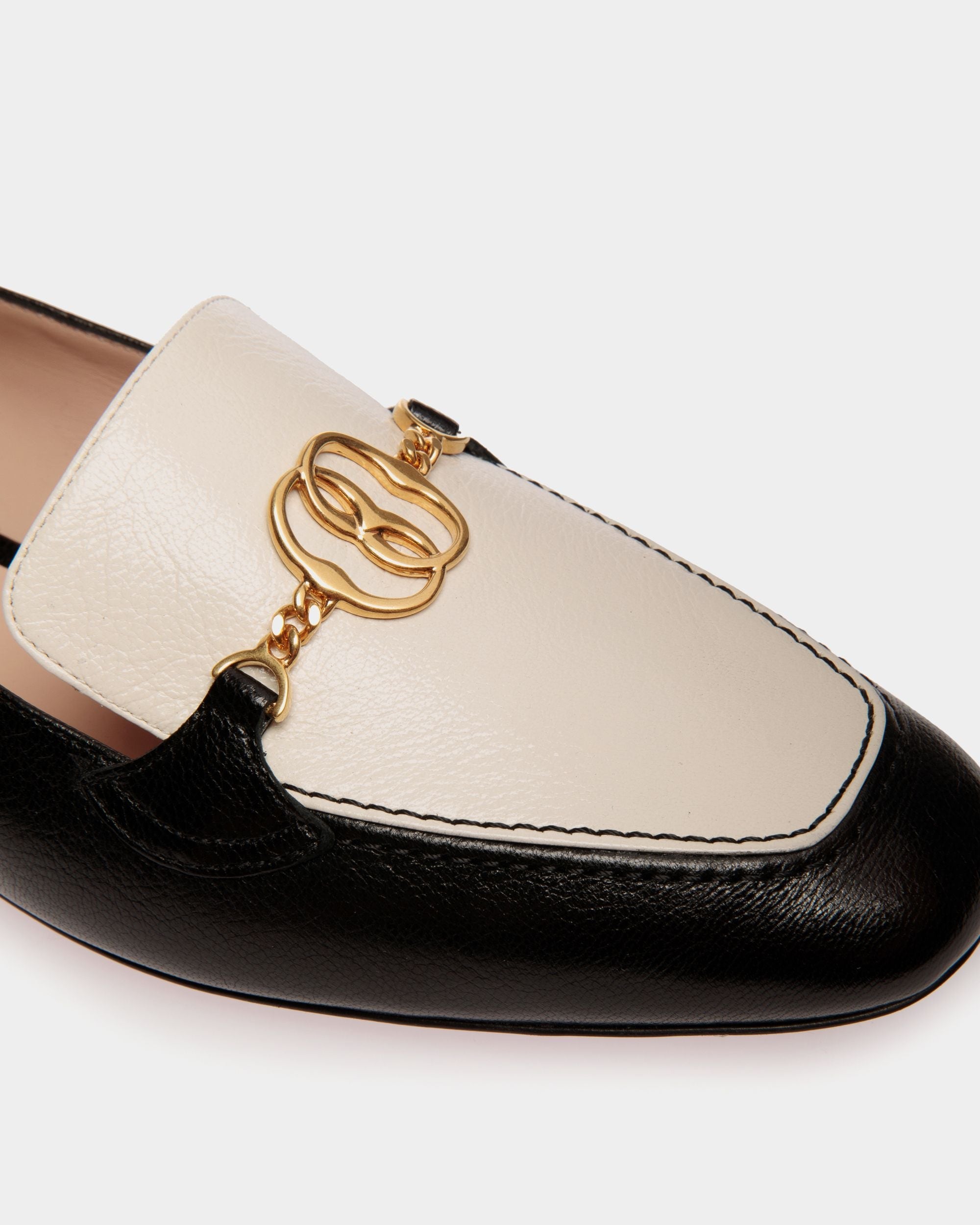 Mocassin Daily Emblem En Cuir Noir Et Blanc - Femme - Bally - 04